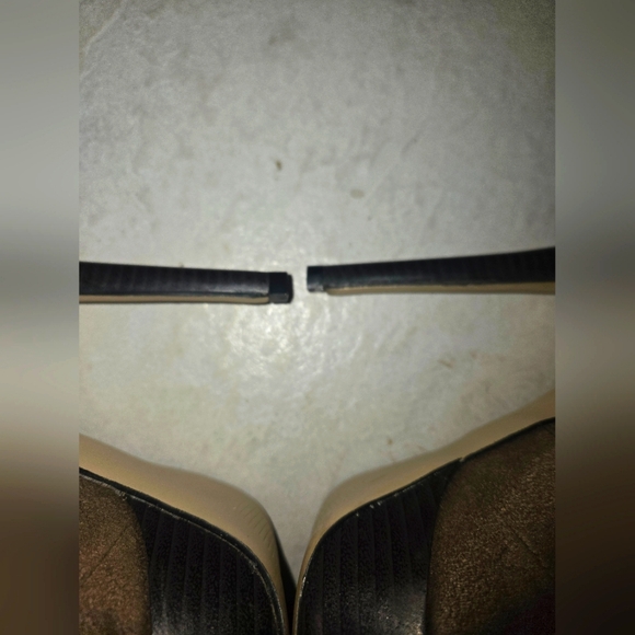 Womens sz.9 Beige suede platform heels. - Picture 7 of 10